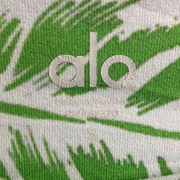Alo high rise Leaf Print 7/8  Leggings small - Picture 5 of 5